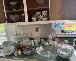 Collection of Vintage Glass & Accessories