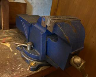 5" Swivel Base Bench Vise