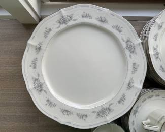 Noritake "Southern Lace" Ivory China (32pc)
