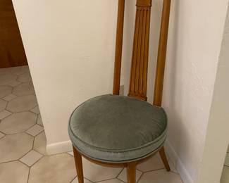 2 matching Vintage Sophisticate Dining Chairs