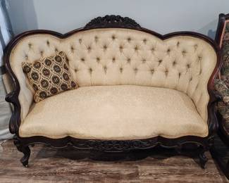 Settee - good condition