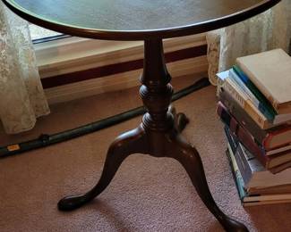 table, small round