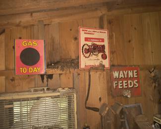 Wayne Feeds sign/ Gas To- Day sign