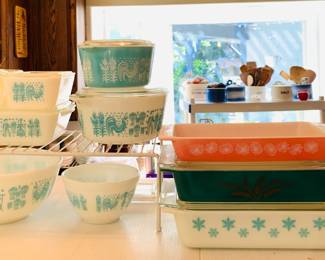 Vintage Amish Butterprint Pyrex