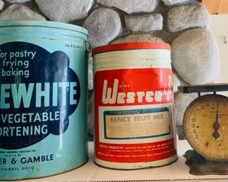 Large Vintage Tins / Scale