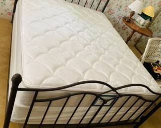 Vintage Queen Bed - Queen Mattress Set