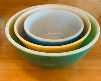 Vintage Pyrex Mixing Bowls