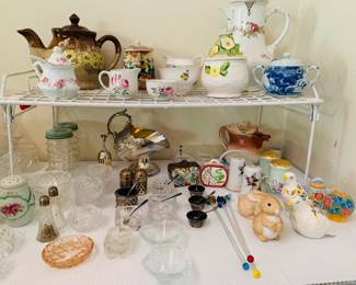 Close-up of tea pots - s/p sets -  cream & sugar sets