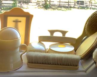  Vintage Vanity Items