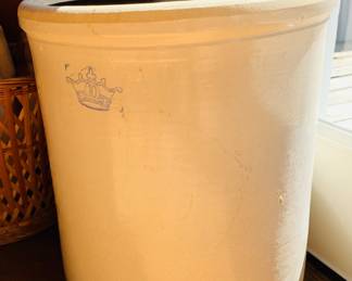 Crown 10 Gallon Crock
