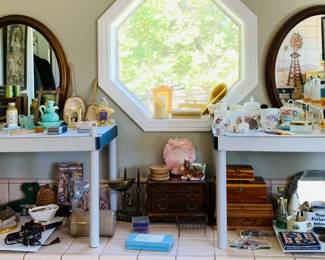 Vintage vanity Overview