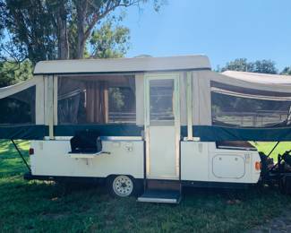 Fleetwood pop up Camper Trailer
