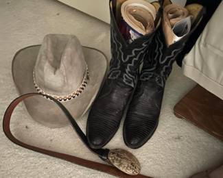 Western hat, buckle and boots