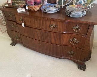 Paw foot dresser