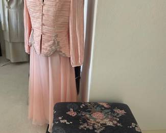 Pretty barley twist stool, fine fashion