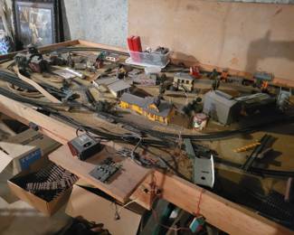 Model train on table & accessories
