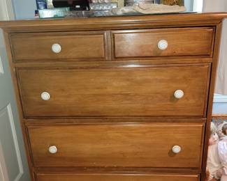 Chests of drawers