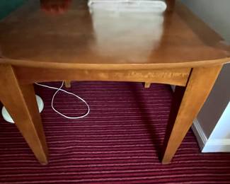 Lovely side table, very attractive