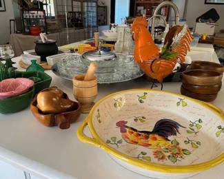 The kitchen island contains great pieces