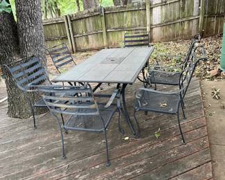 Nice outdoor table and six chairs