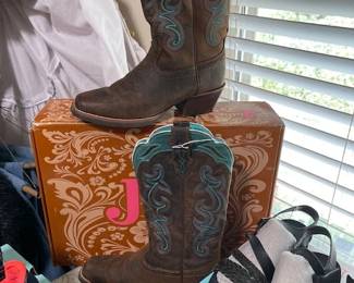 Women's Justin Boots Hardly worn  size 7.5B