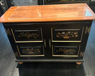 Serving bar/sideboard/credenza Drexel? Could not find. Beautiful MCM