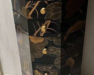 BEAUTIFUL EIGHT DRAWER ASIAN CHEST