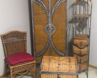 WICKER AND RATTAN ACCESSORIES