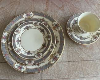 MINTON PERSIAN ROSE SERVICE FOR EIGHT