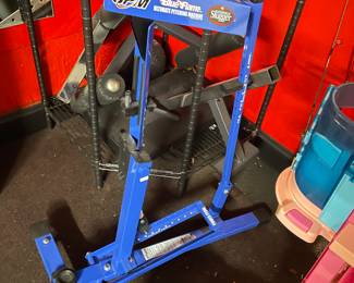 Automatic softball throwing machine ~