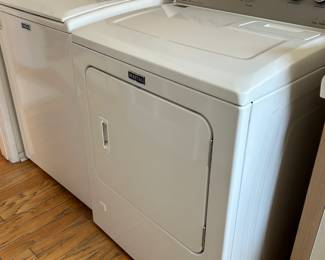 Like new Maytag washer/ dryer. Excellent condition.