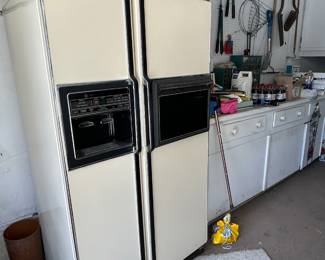 Nice side by side garage refrigerator