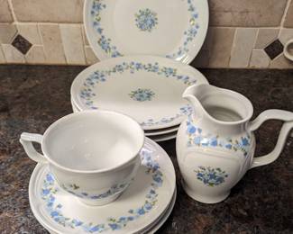 Vintage Kahla from GDR - beautiful pieces!