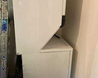 Stackable washer and dryer