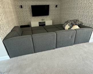 Multiple configurations can be created with the sectional set.