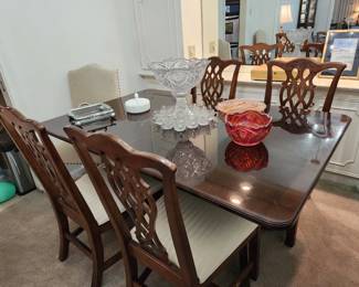 Dining Table with 5 Chairs and 2 leaves