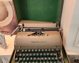 Vintage Remington Typewriter 