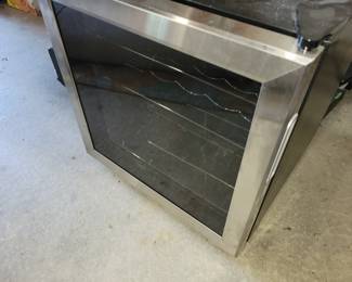Wine/beverage fridge
