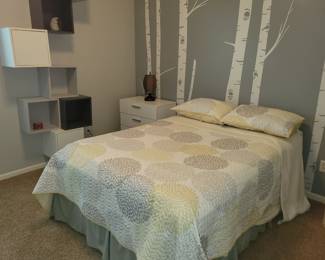 Full size bed