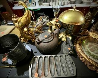 We have tables filled with wonderful merde’!!! We look like a General Store!!!😂💥😘