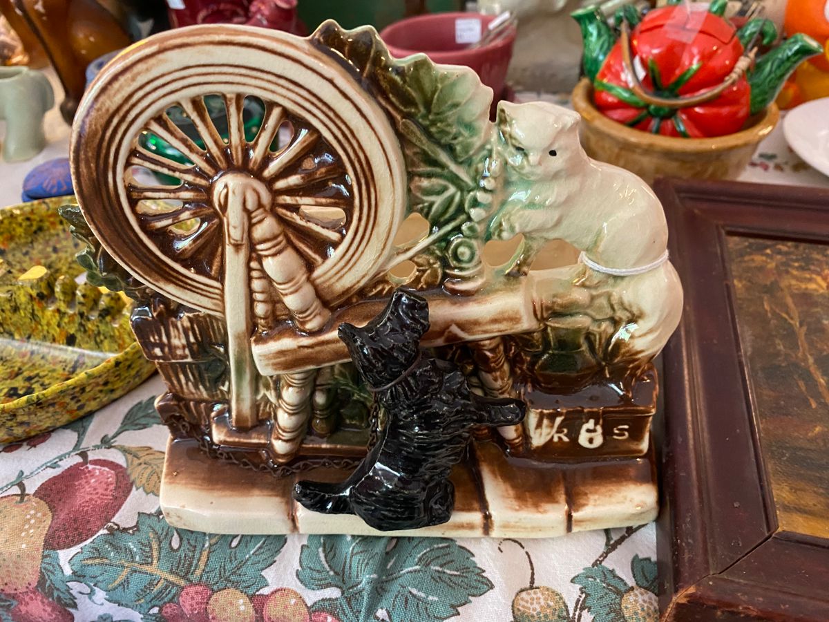 McCoy Spinning Wheel Planter