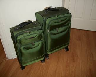 2 - Dockers Luggage: Small and Medium.