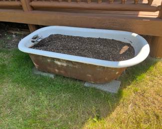 Antique Cast Iron Bath Tub