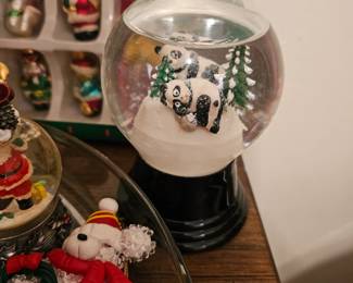 Panda Snow-globe
