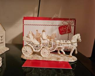 Lenox Mistletoe Park Horse Drawn Carriage 2019 with Original Box
