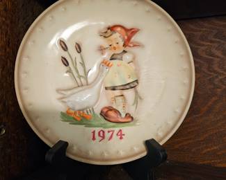Goebel Hummel 1974 Collectors Plate