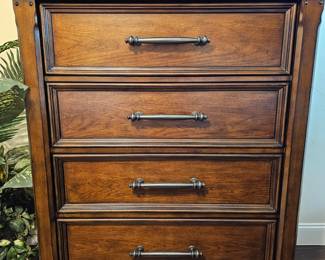 Pulaski Chest of Drawers