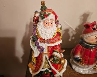 Fritz & Floyd “Holiday Musical” Musical Santa Figurine, plays Deck the Halls