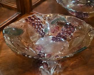 Mikasa Chablis Colored Raised Grapes Dish/Platter