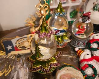 Christmas Snow-globes 